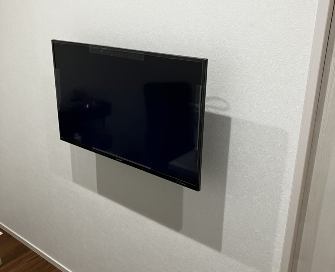 壁掛けテレビ